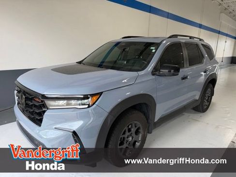 Certified 2024 Honda Pilot TrailSport image 1