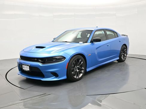 Used 2023 Dodge Charger Scat Pack w/ Harman/Kardon Audio Group image 2