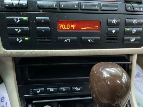 Used 2004 BMW 330xi Sedan image 21