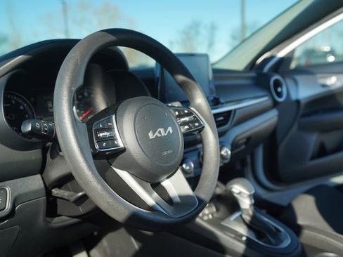 Used 2024 Kia Forte LX image 27