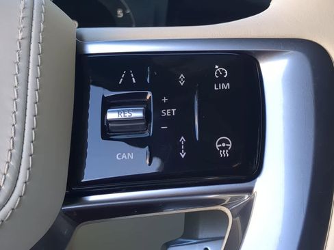 Certified 2023 Land Rover Range Rover SE image 25