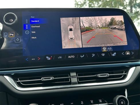 New 2026 Chevrolet Equinox EV LT image 25