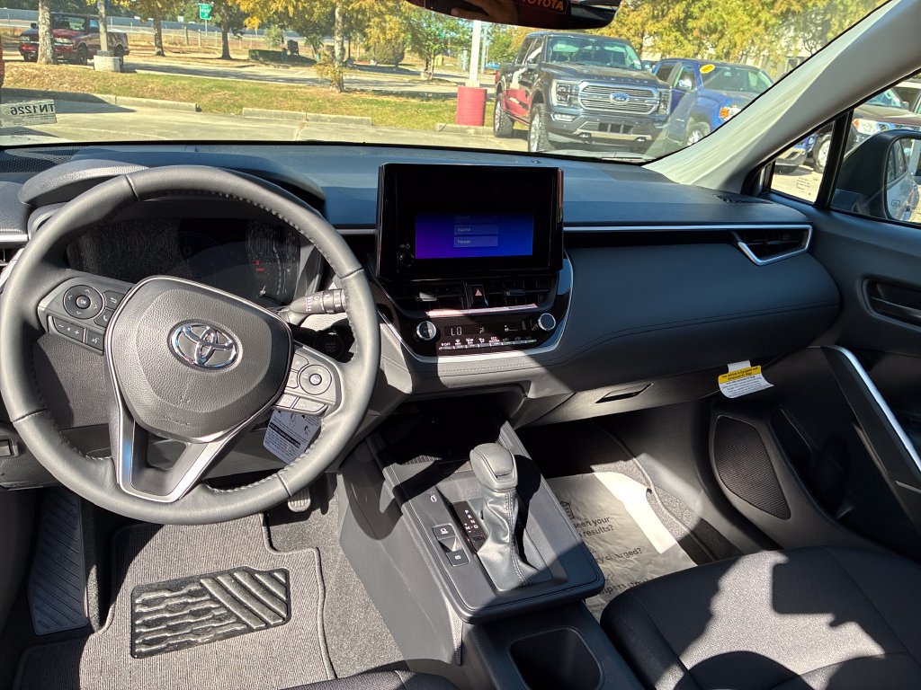 New 2026 Toyota Corolla Cross LE FWD image 17