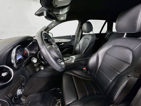 Used 2019 Mercedes-Benz GLC 300 image 3
