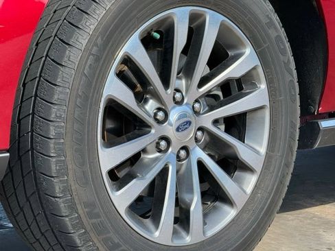 Used 2018 Ford Expedition Limited w/ Equipment Group 301A RWD image 12