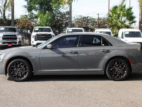 Used 2019 Chrysler 300 S image 5