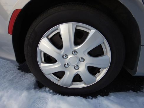 Used 2015 Chrysler 200 LX image 22