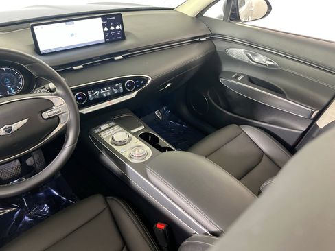 Used 2023 Genesis GV70 2.5T w/ Select Package image 24