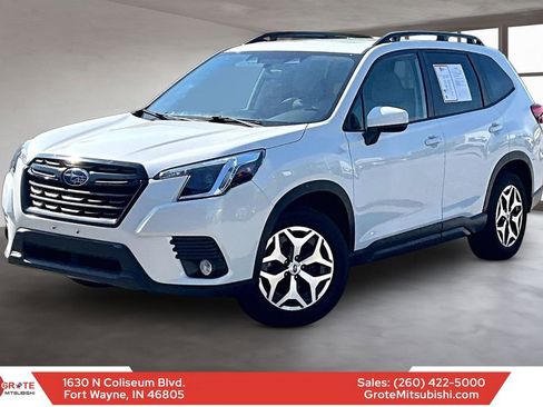 Used 2023 Subaru Forester Premium AWD/4WD image 1