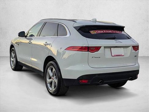 Used 2019 Jaguar F-PACE Premium image 8