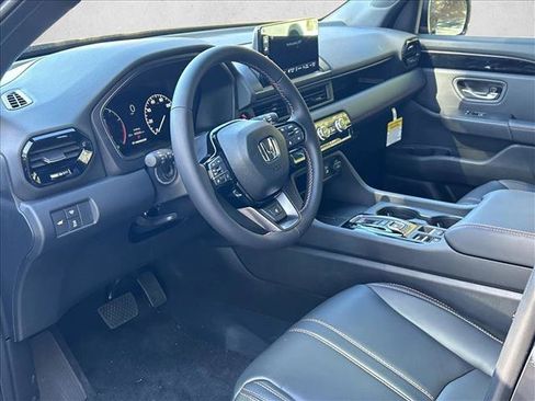New 2025 Honda Pilot TrailSport image 3