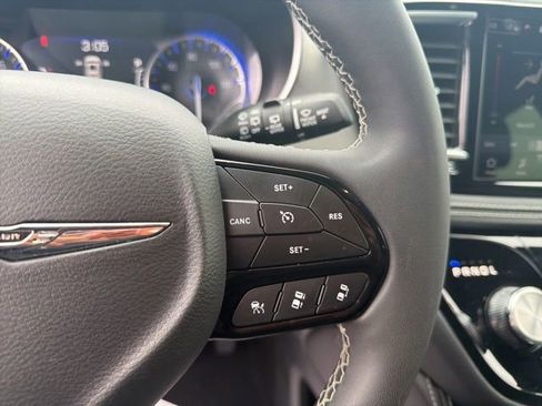 Used 2023 Chrysler Pacifica Limited w/ Uconnect Theater Family Group AWD/4WD image 36