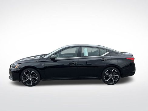 Used 2023 Nissan Altima 2.5 SR FWD image 2