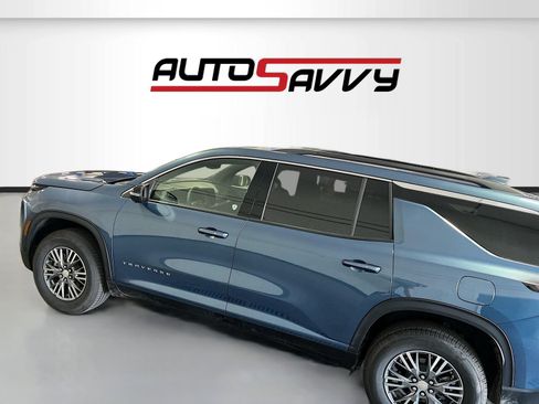 Used 2026 Chevrolet Traverse LT w/ Driver Confidence Package AWD/4WD image 4