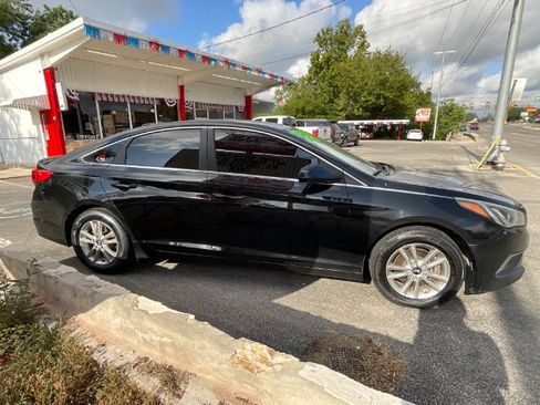 Used 2017 Hyundai Sonata SE FWD image 5