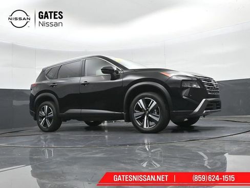 Used 2025 Nissan Rogue SL AWD/4WD image 42