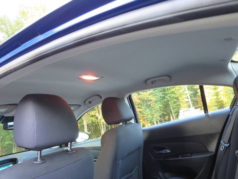 Used 2012 Chevrolet Cruze LT FWD image 25