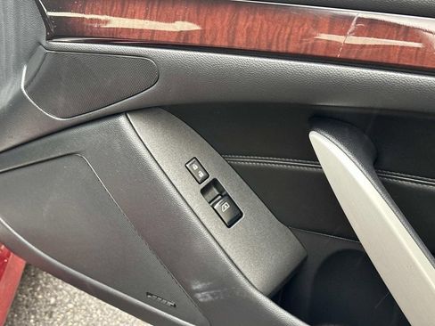 Used 2014 INFINITI Q60 Convertible w/ Premium Package image 37