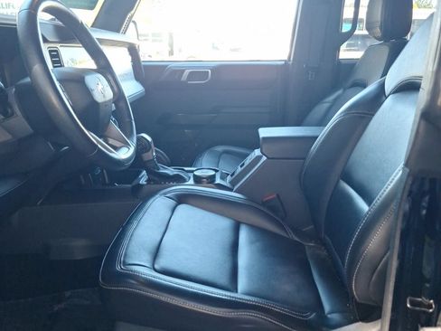 Used 2025 Ford Bronco Outer Banks w/ Sasquatch Package AWD/4WD image 11