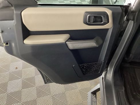 Used 2022 Ford Bronco Wildtrak image 14