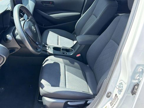 Used 2023 Toyota Corolla LE FWD image 5