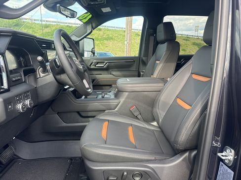 New 2026 GMC Sierra 2500 AT4 w/ AT4 Premium Plus Package AWD/4WD image 12