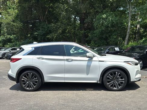Used 2023 INFINITI QX50 Sensory AWD/4WD image 2