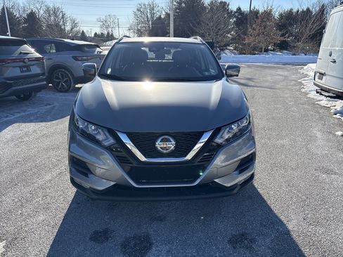 Used 2022 Nissan Rogue Sport SV w/ Technology Package image 2