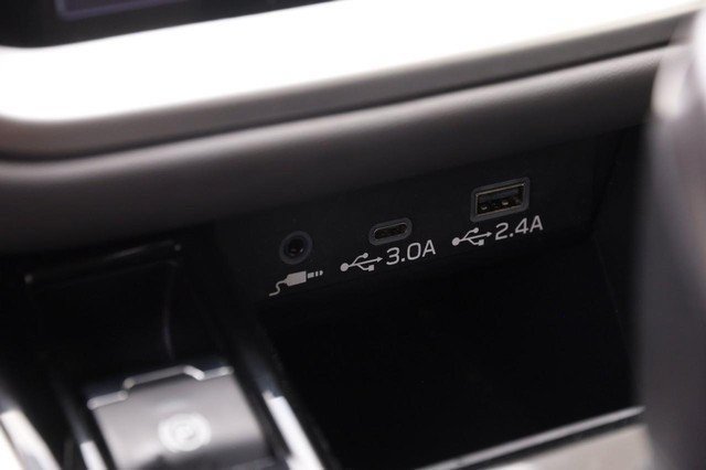 Used 2025 Subaru Outback Onyx Edition AWD/4WD image 21
