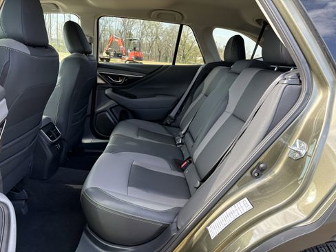 Certified 2025 Subaru Outback Onyx Edition AWD/4WD image 32