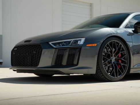 Used 2018 Audi R8 V10 RWD image 62