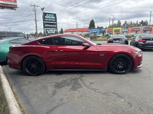 Used 2017 Ford Mustang GT w/ GT Performance Package RWD image 9