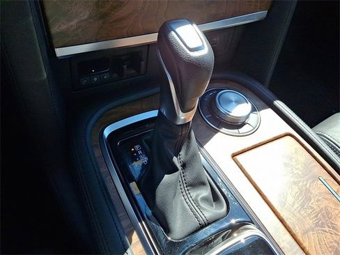 Used 2024 Nissan Armada SL w/ Captain's Chairs Package image 16