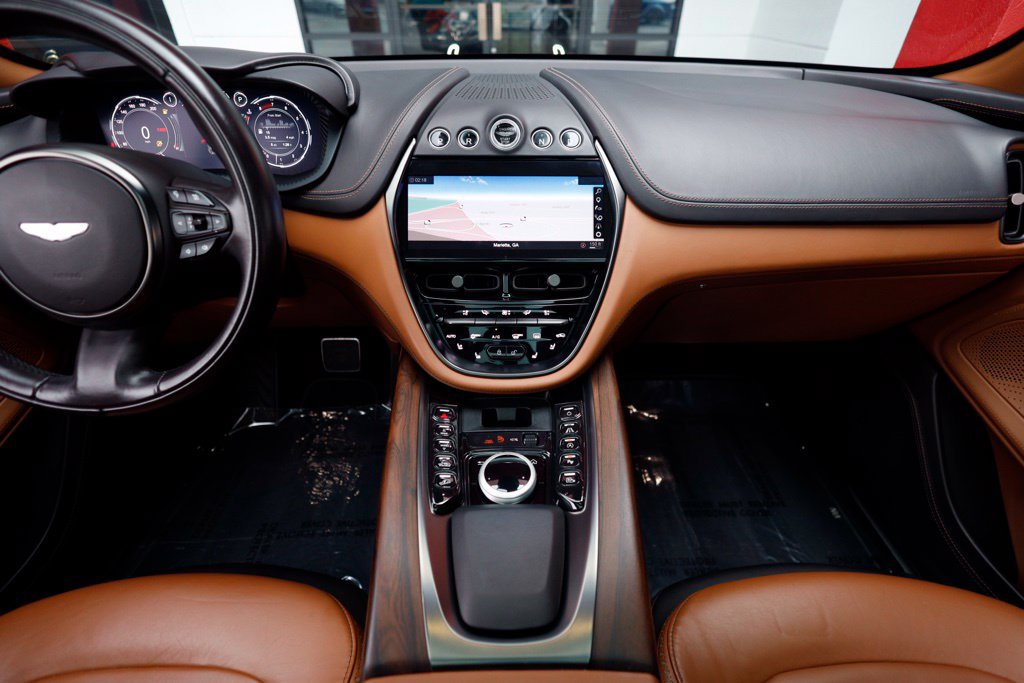 Used 2022 Aston Martin DBX AWD/4WD image 32