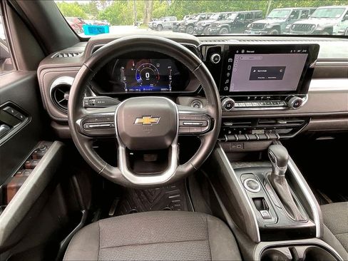 Used 2023 Chevrolet Colorado LT w/ LT Convenience Package AWD/4WD image 16