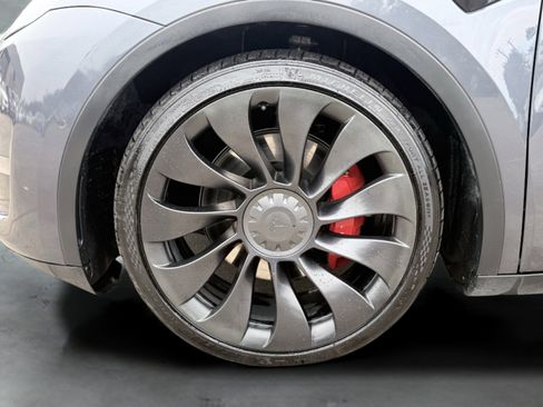 Used 2020 Tesla Model Y Performance image 16