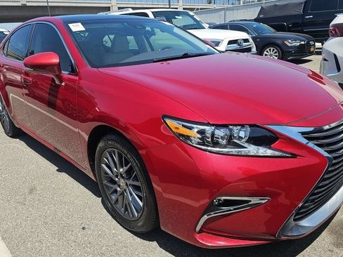 Used 2018 Lexus ES 350 w/ Navigation System Package FWD image 4
