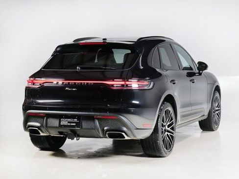 Certified 2025 Porsche Macan image 9