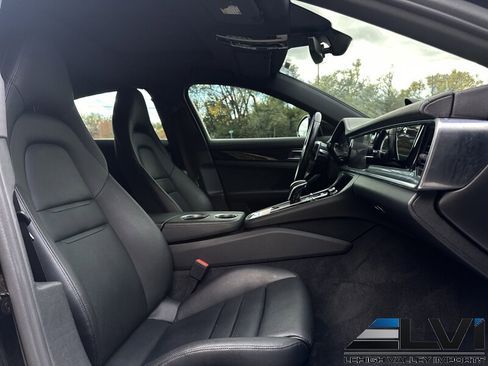 Used 2017 Porsche Panamera 4 image 19
