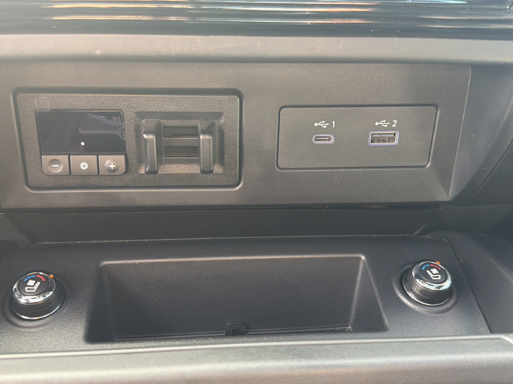 Used 2024 Nissan Titan PRO-4X w/ Pro-4x Convenience Package AWD/4WD image 45