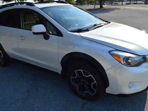 Used 2014 Subaru Crosstrek 2.0i Premium w/ Moonroof Package AWD/4WD image 3