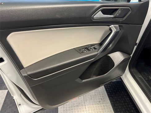 Used 2021 Volkswagen Tiguan SE image 7