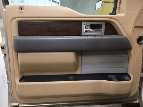 Used 2012 Ford F150 Lariat w/ Lariat Chrome Pkg image 22