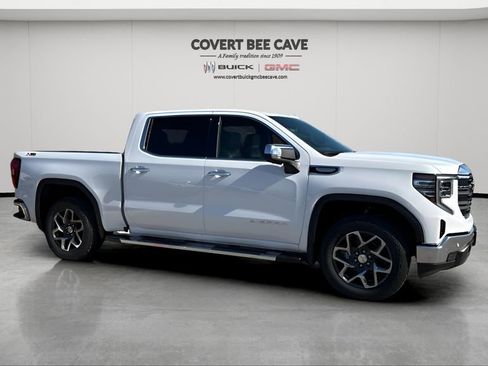 New 2026 GMC Sierra 1500 SLT image 11