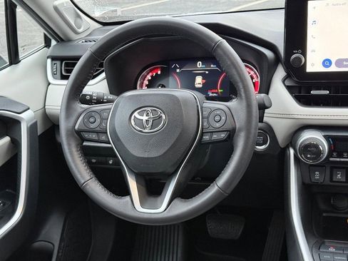 Used 2023 Toyota RAV4 XLE Premium image 14