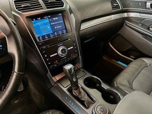 Used 2017 Ford Explorer Sport image 26