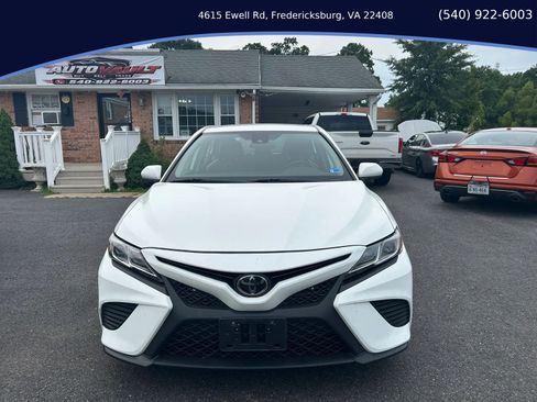 Used 2020 Toyota Camry SE FWD image 8