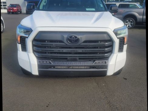 Used 2022 Toyota Tundra SR5 image 8