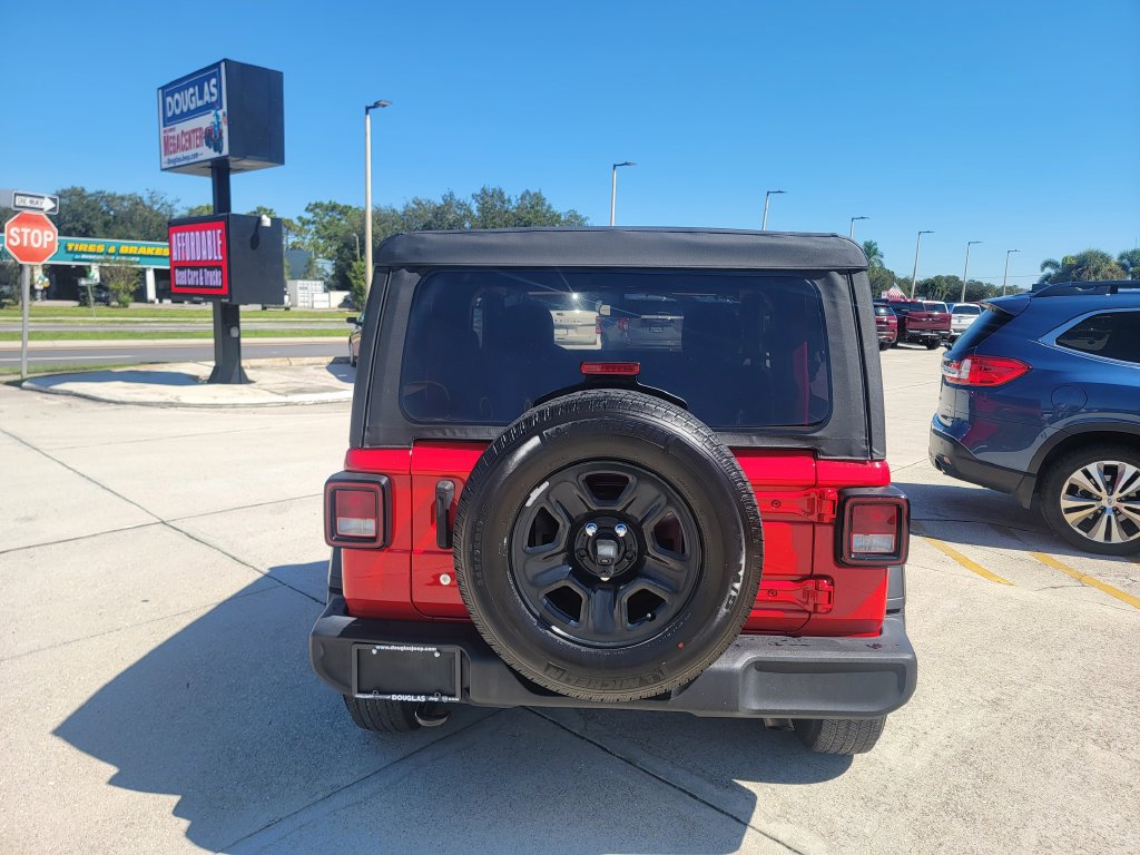 Used 2022 Jeep Wrangler Sport AWD/4WD image 4
