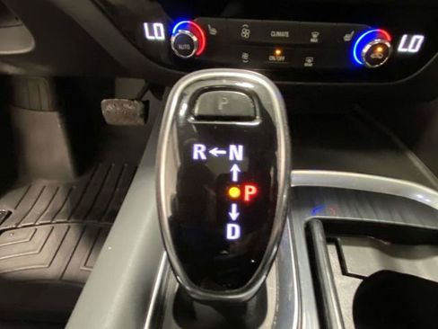 Used 2021 Buick Enclave Essence w/ Sound and Sites Package image 19